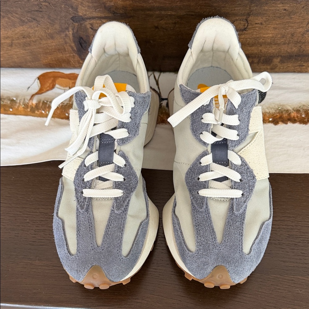 Gorgeous “New Balance” Sports Shoes Suede and nylon NWOT